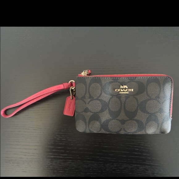 Coach - Picture 1 of 2